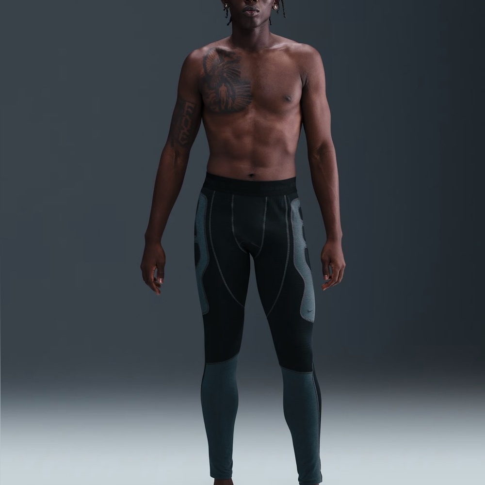 Nike Tech
Men's Therma-FIT Base Layer Tights